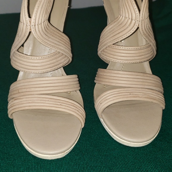 Shoes - Picture 7 of 8